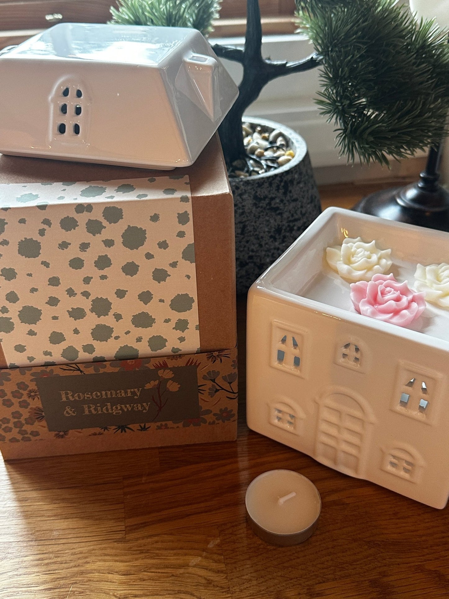Ceramic Large House Wax Burner - Rosemary & Ridgway