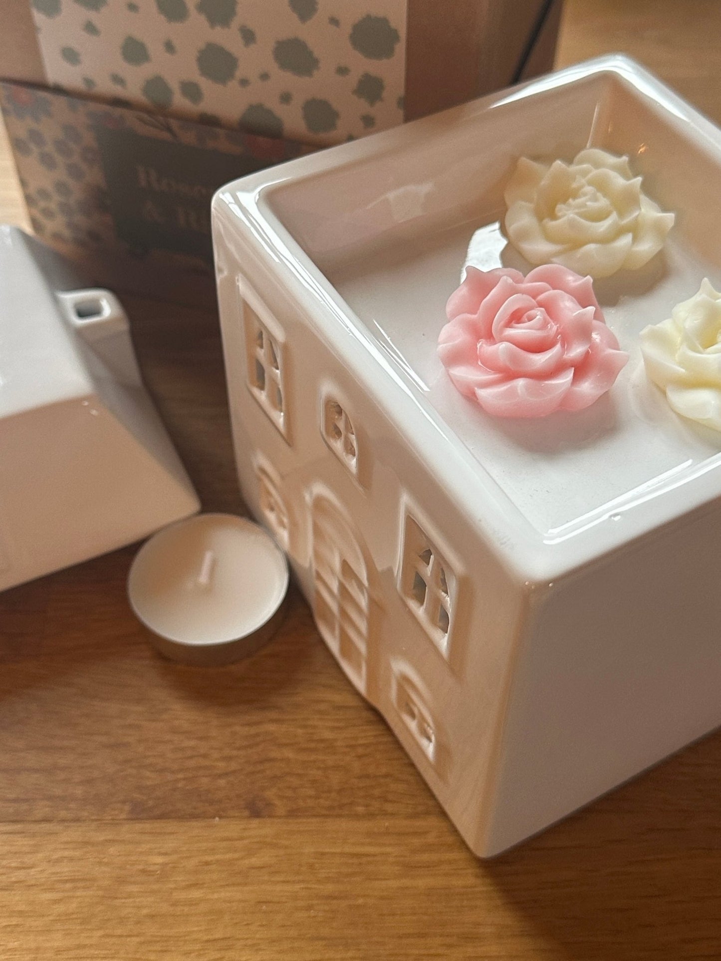 Ceramic Large House Wax Burner - Rosemary & Ridgway