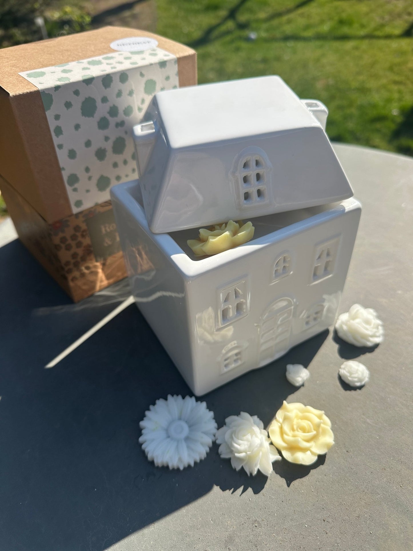 Ceramic Large House Wax Burner - Rosemary & Ridgway